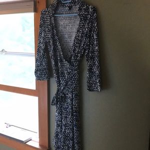 Ann Taylor Wrap dress size 6